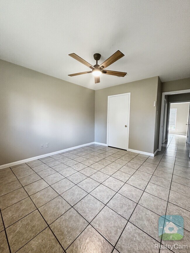 Building Photo - 5007 Monteith Dr