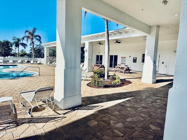 Building Photo - 402 Breckenridge Cir SE