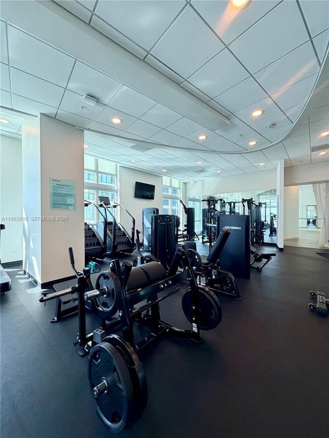 Building Photo - 300 S Biscayne Blvd