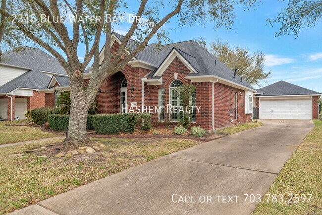 Building Photo - 2315 Blue Water Bay Dr