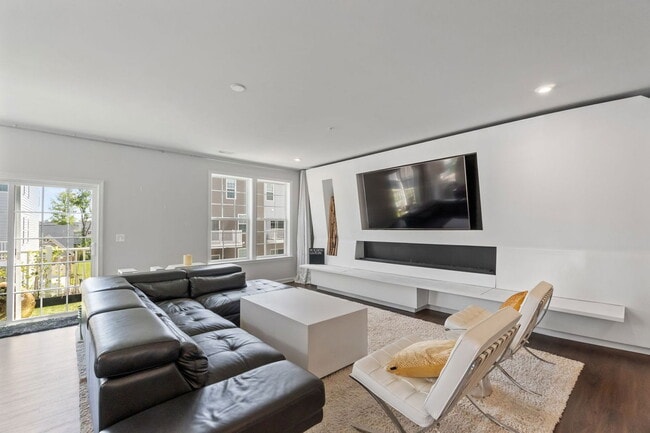 Building Photo - 8121 Wistar Creek Dr