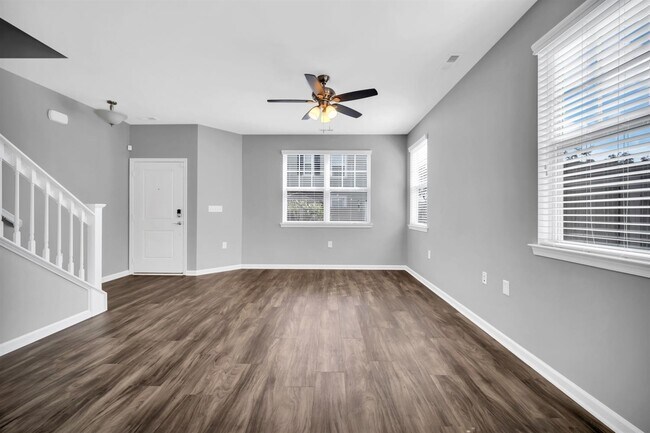 Building Photo - 1652 Halesworth Ln