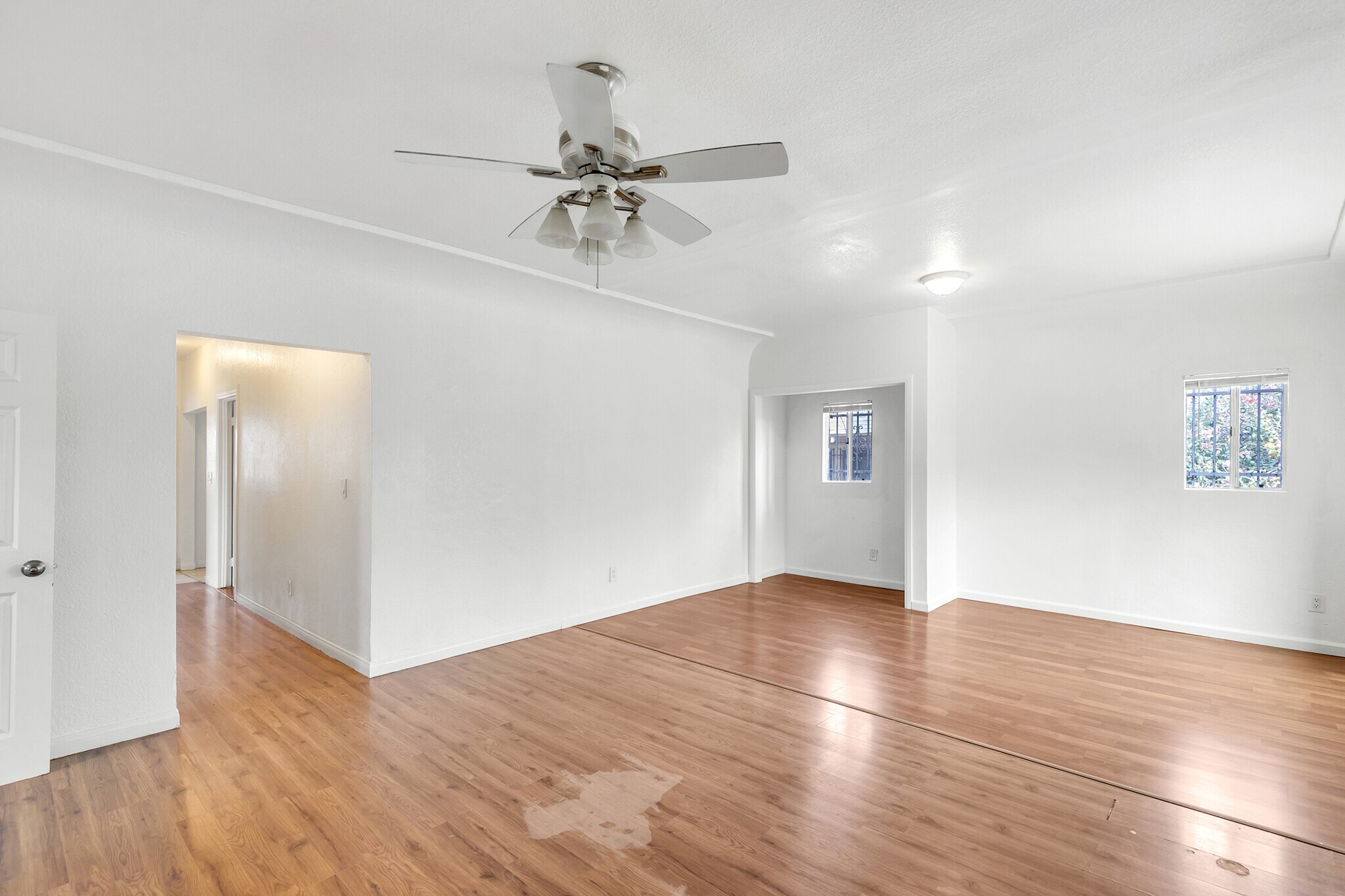 Building Photo - 321 E 84th St