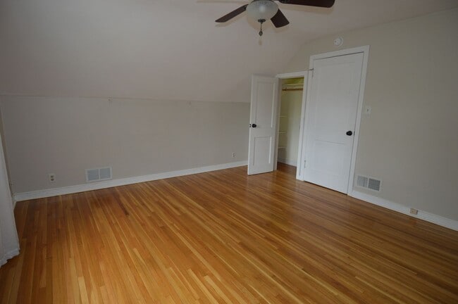 Building Photo - Wonderful 2 Bedroom/2 Bathroom House for Rent