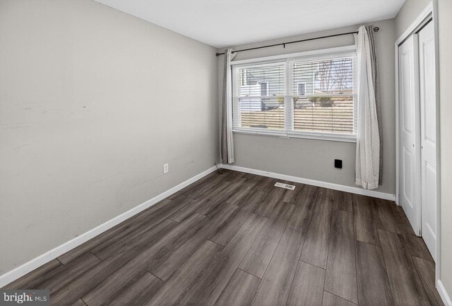 Building Photo - 55 Ember Ln