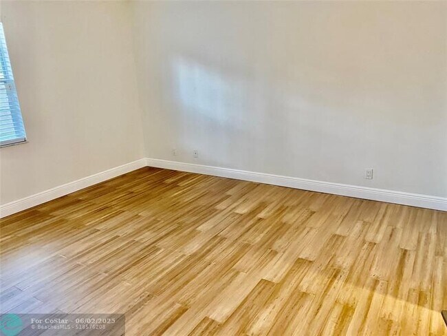 Building Photo - 5357 Buckhead Cir