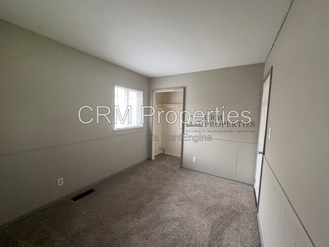 Building Photo - 212 Southlea Dr