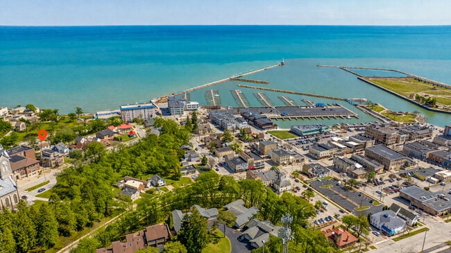 Building Photo - 446 N Powers St