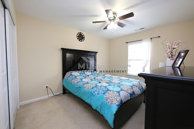 Building Photo - 2422 Memory Ridge Drive