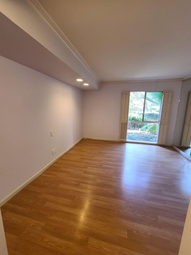 Building Photo - One Bedroom Unit in Sharon Park Neighborho...