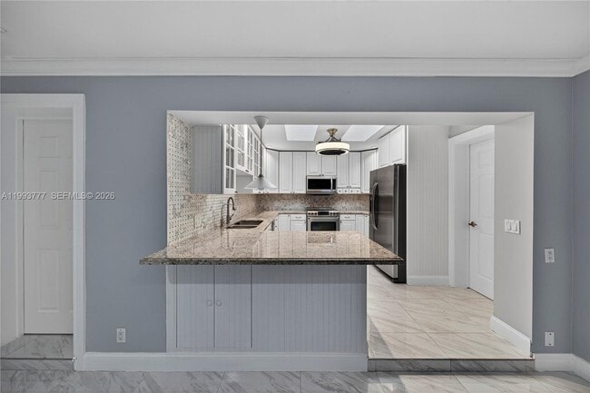 Building Photo - 2801 Coral Shores Dr