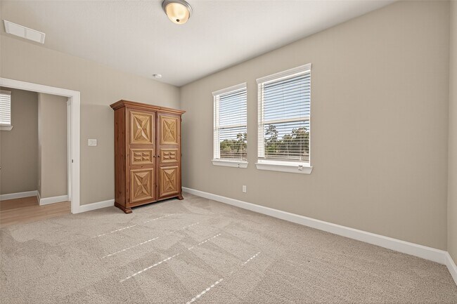 Building Photo - 3223 Cedar Dawn Ln