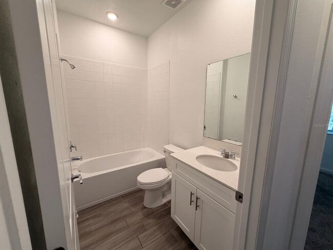 Building Photo - 9412 Revere Ave