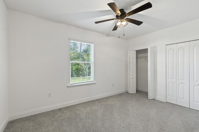 Building Photo - CLOSE TO EVERYTHING!