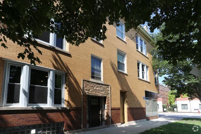 Building Photo - 2506 W Argyle St
