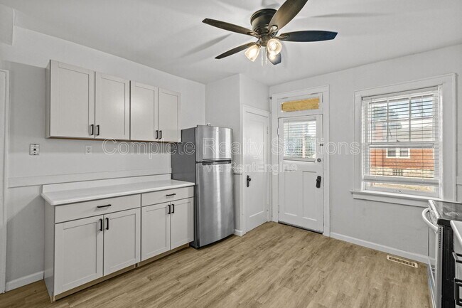Building Photo - 4765 Goethe Ave