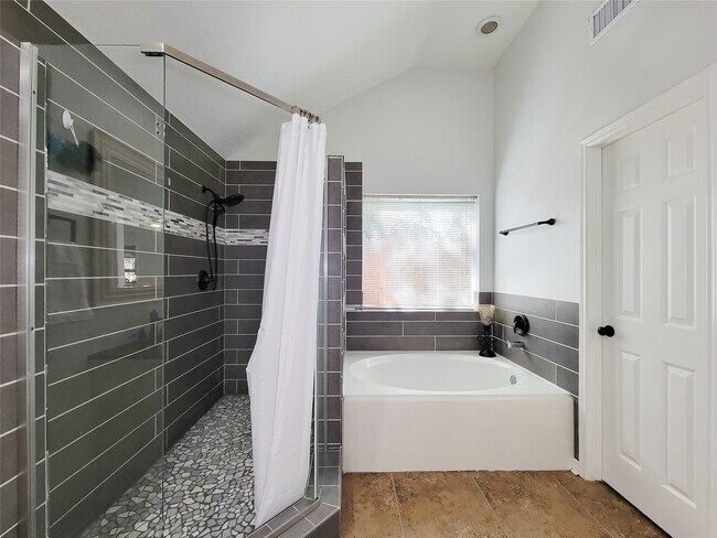 Building Photo - 5810 Forest Land Dr