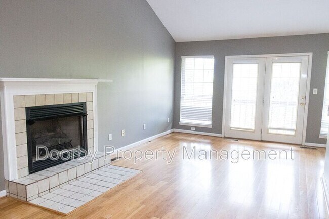 Building Photo - 2202 Elder St