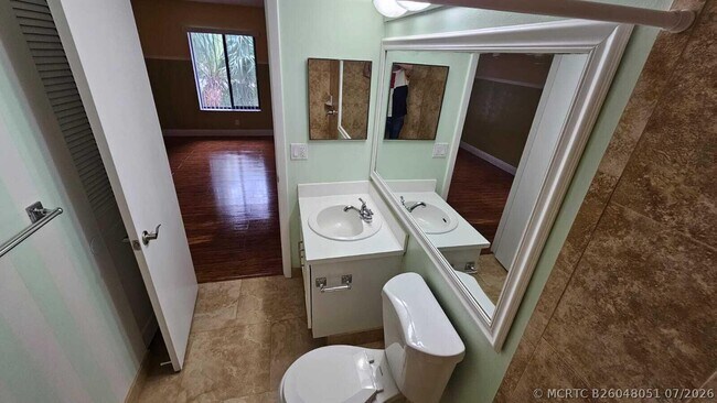 Building Photo - 205 Foxtail Dr