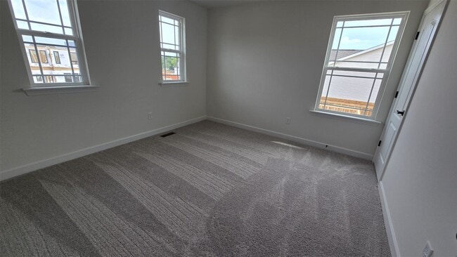 Building Photo - 49 Pheasant Ring Dr