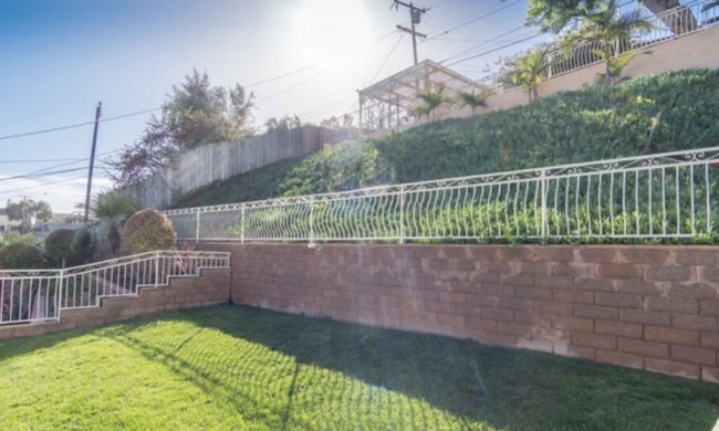 Building Photo - 5667 Heatherdale Dr