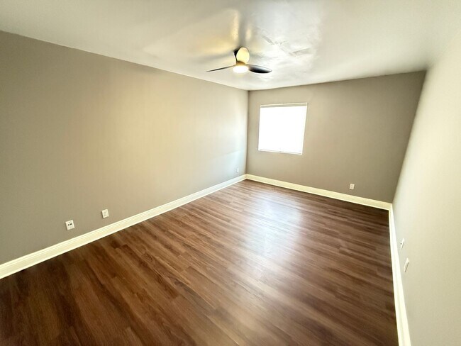 Building Photo - 2-Bedroom Condo with Community Amenities a...