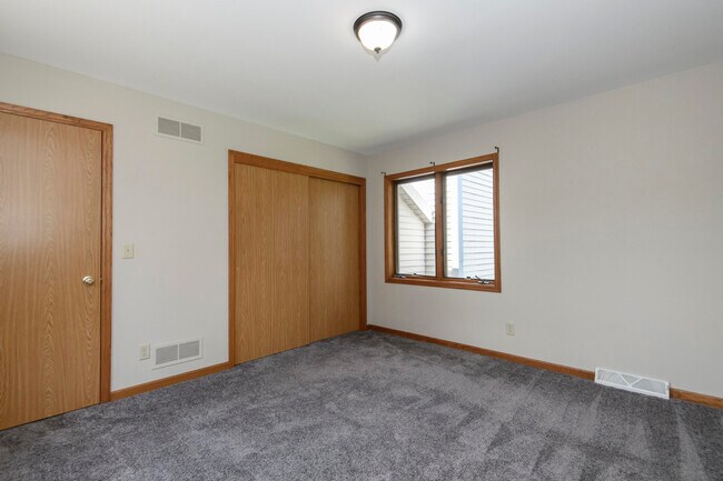 Building Photo - N58W23798 Hastings Ct