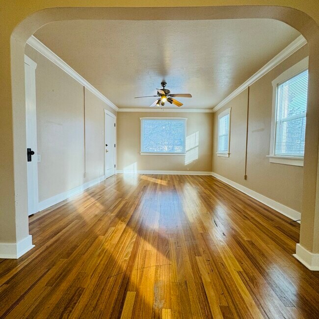 Building Photo - 732 S 900 E