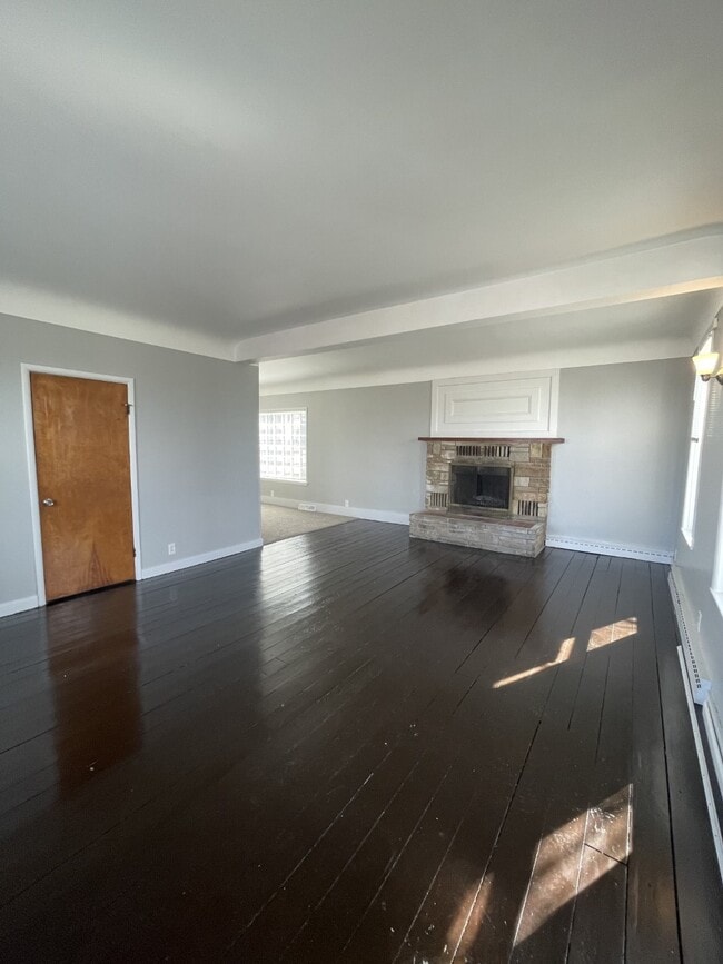 Building Photo - 1307 Mansfield St