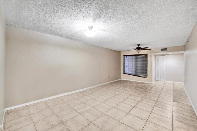 Building Photo - 9470 Tangerine Pl