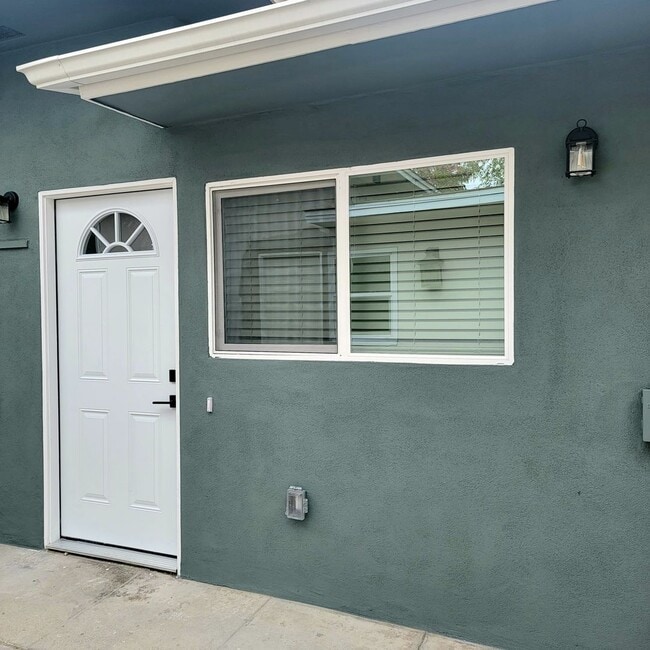 Building Photo - 6249-6253 Mary Lane Drive