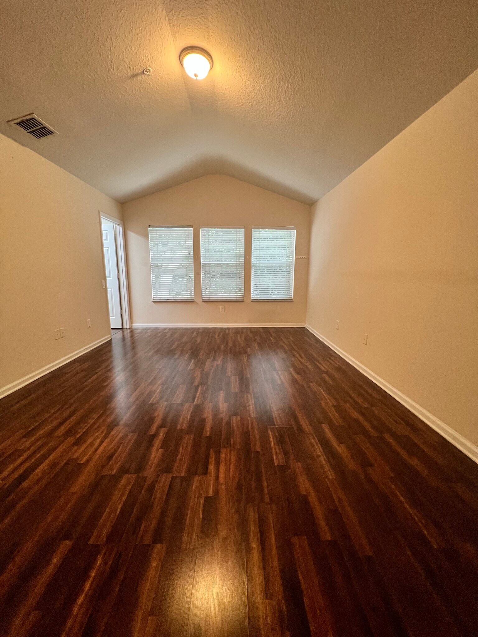 Primary Bedroom - 6058 Twain St