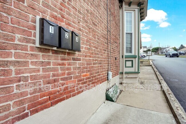 Building Photo - 72 N Main St