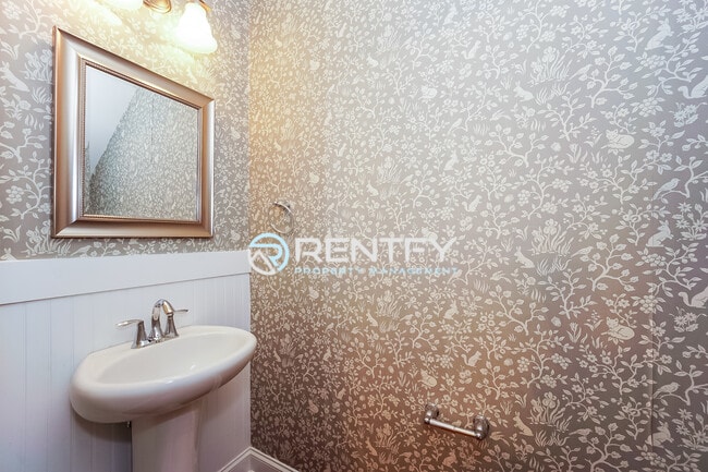 Building Photo - 2506 Gallery Drive