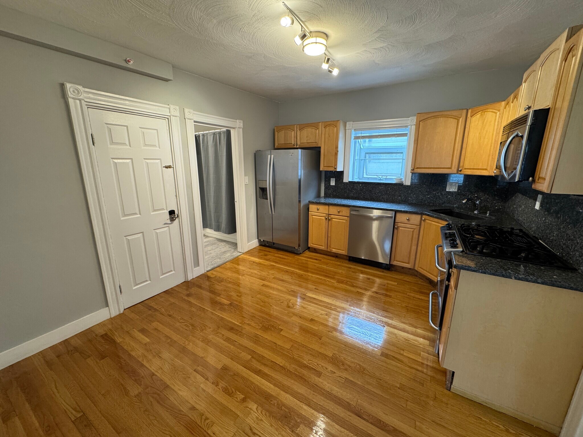 Building Photo - 35 Cameron Ave