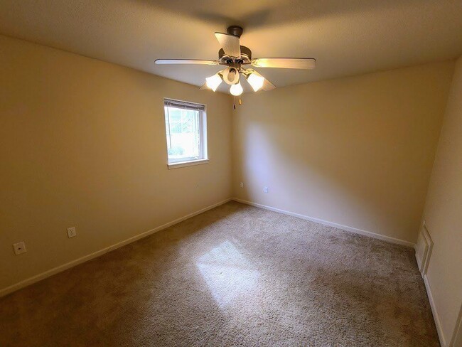 Building Photo - 6298 SW Grand Oaks Dr