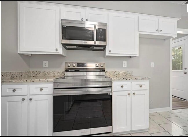 Building Photo - 5405 Timberlane Dr