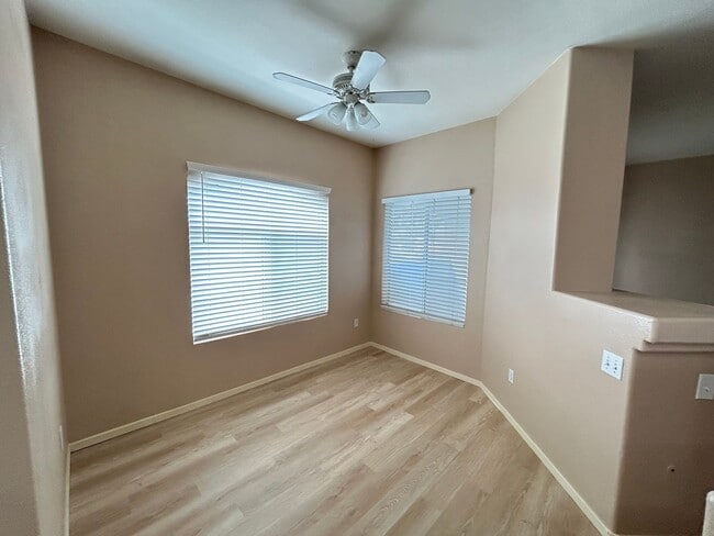 Building Photo - 1-Bed 1-Bath Condo in Guard Gated Community!