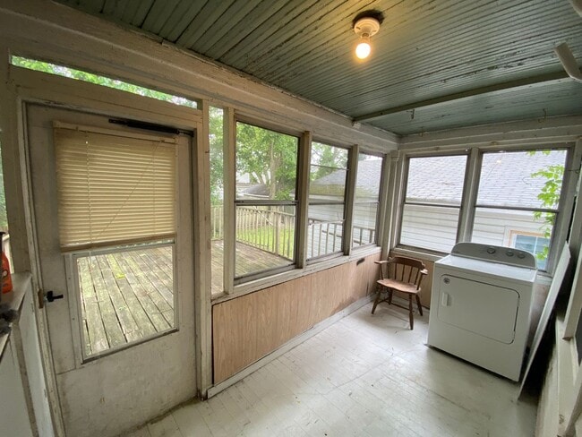 Building Photo - Inviting Home Near ODU