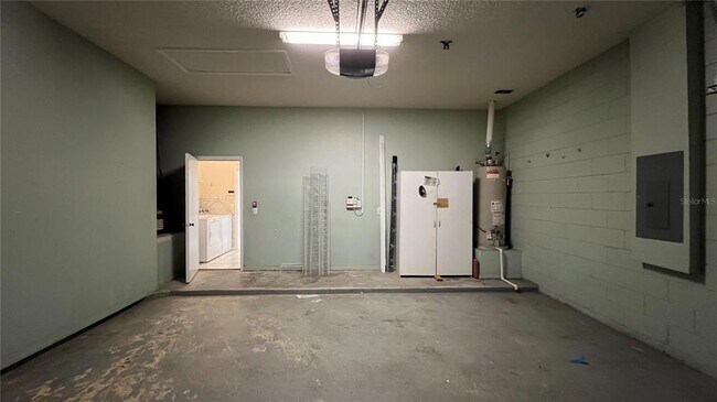 Building Photo - 112 Cello St
