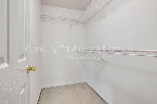 Building Photo - 21217 Millwood Square