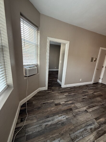 Building Photo - 1862 Beacon St