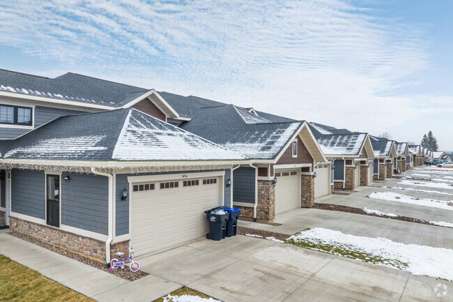 Building Photo - Devil's Lake Townhomes