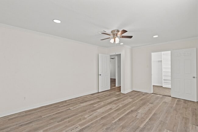 Building Photo - 1132 18th Ave N