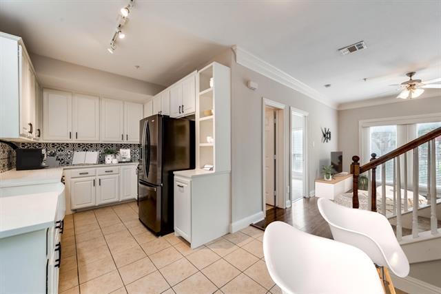 Building Photo - 5803 Hudson St