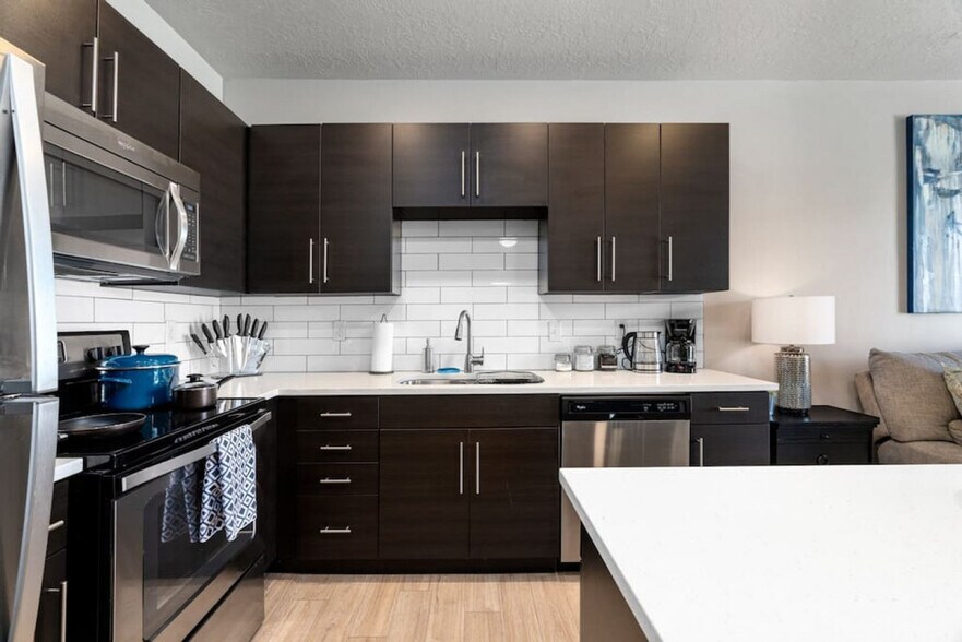 Building Photo - 489 E 400 S