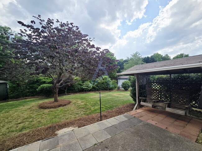 Building Photo - 130 Eagle Glen Dr
