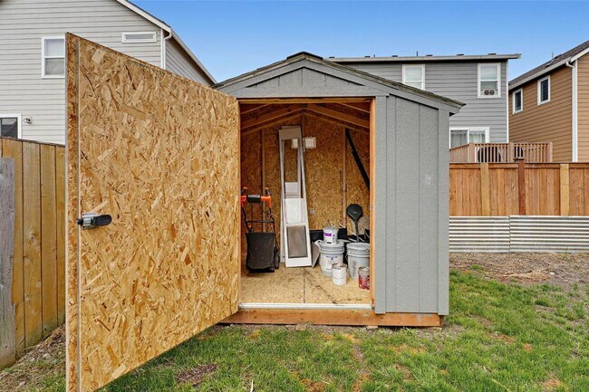 Building Photo - Spacious Newer Lacey Home | 3-Bed Home with A/C, Gas Fireplace, Bonus Loft & Fully Fenced Backyard!