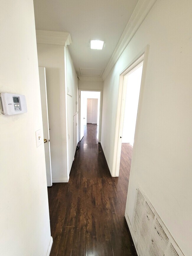 Building Photo - 224 Cabrillo Rd