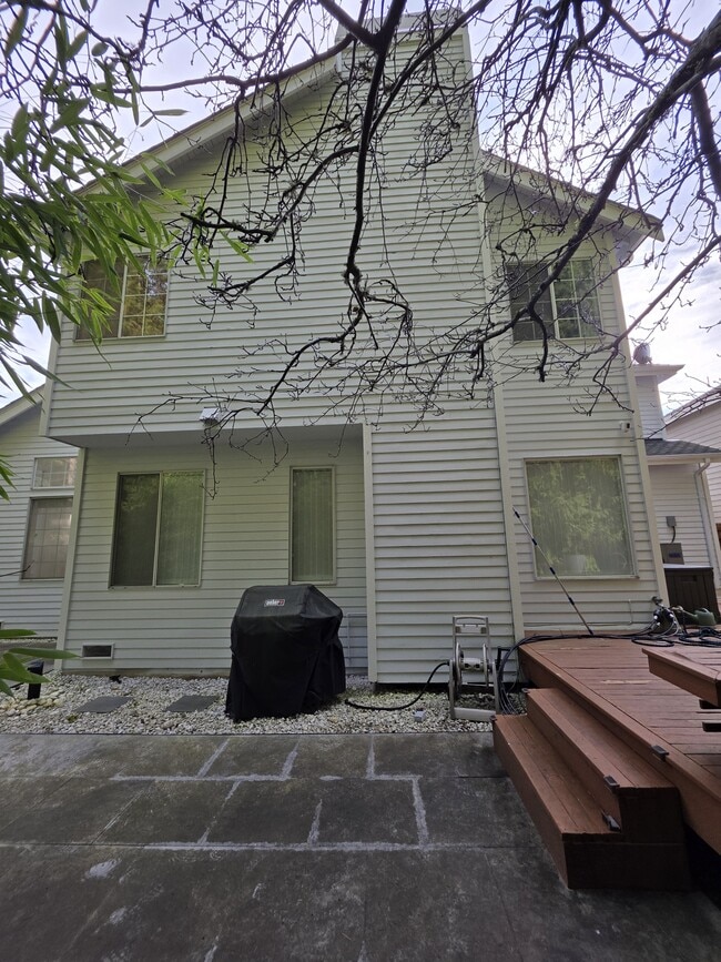 Building Photo - 25728 SE 35th Pl